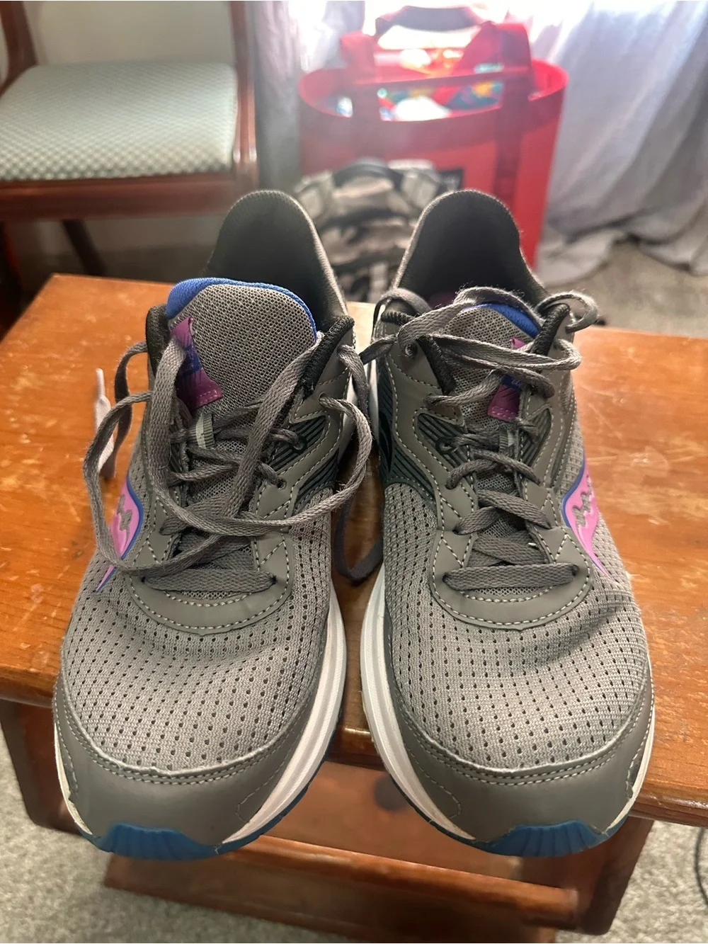 Women’s saucony gym shoes